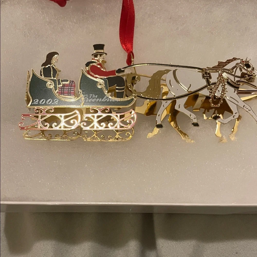 The‎ Greenbriar 2002 Gold and Green Holiday Ornament